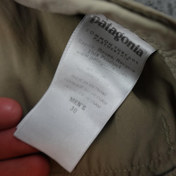 Patagonia Wavefarer Shorts Mens 30 Khaki Outdoor Hiking Nylon Lightweight SZ30 - Picture 5 of 10